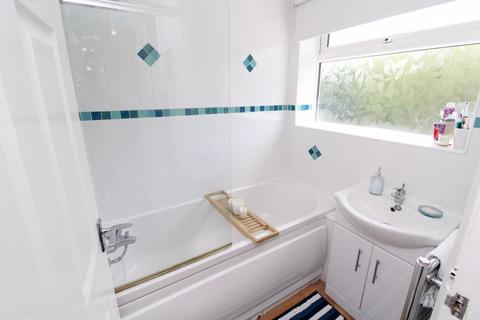 80 Chatsworth Crescent, Walsall, WS4 1RU