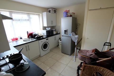 2 Radleys Mead, Dagenham, RM10 8SH