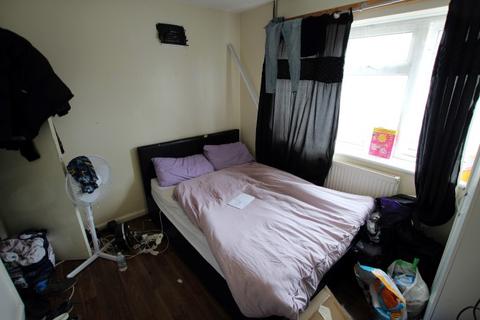 2 Radleys Mead, Dagenham, RM10 8SH