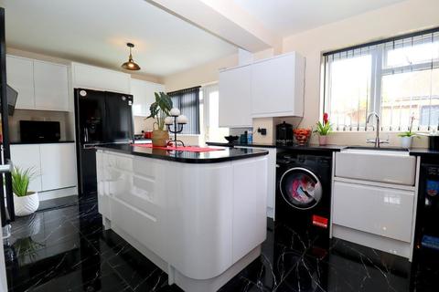 20 Broughton Avenue, Luton, LU3 2AR