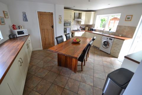 79 Birkenhead Road, Meols, Wirral, CH47 5AG