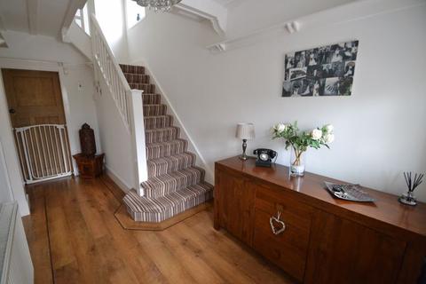79 Birkenhead Road, Meols, Wirral, CH47 5AG