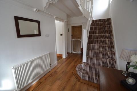 79 Birkenhead Road, Meols, Wirral, CH47 5AG