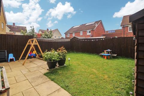 5 Arnwil Drive, Romford, RM3 7GL