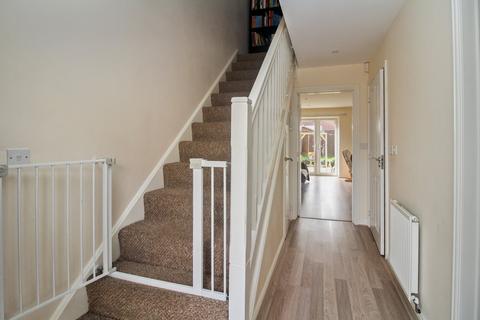 5 Arnwil Drive, Romford, RM3 7GL