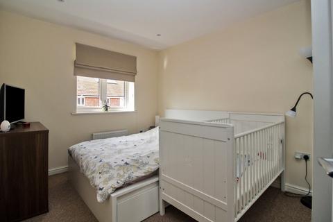 5 Arnwil Drive, Romford, RM3 7GL