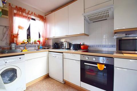 7 Home Mead, North Waltham, Basingstoke, RG25 2SY