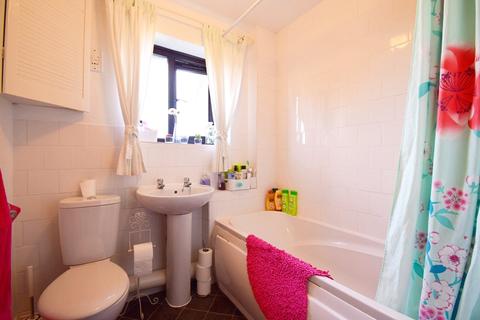 7 Home Mead, North Waltham, Basingstoke, RG25 2SY