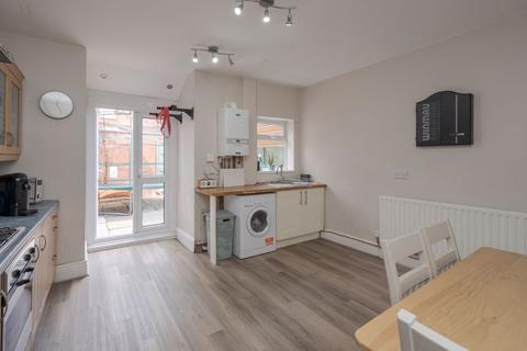 19 Doris Avenue, Bolton, BL2 6DB