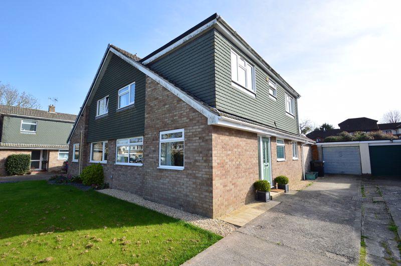 Stowey Road, Yatton 4 bed semidetached house £1,450 pcm (£335 pw)