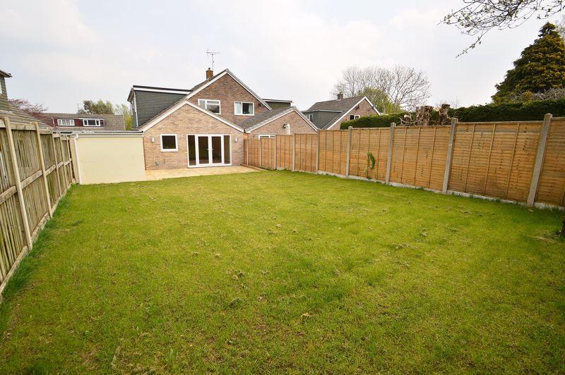 Stowey Road, Yatton 4 bed semidetached house £1,450 pcm (£335 pw)