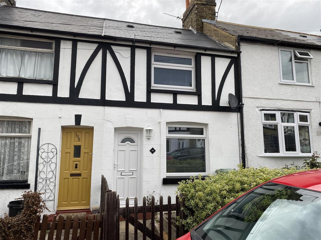 New Road, South Darenth, Dartford 2 bed terraced house £1,000 pcm (£