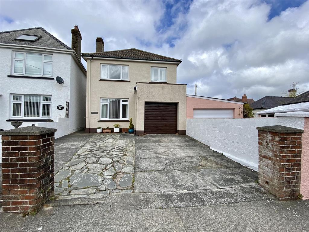 Bro Aber, Bryn Road, Fishguard 3 bed detached house £215,000