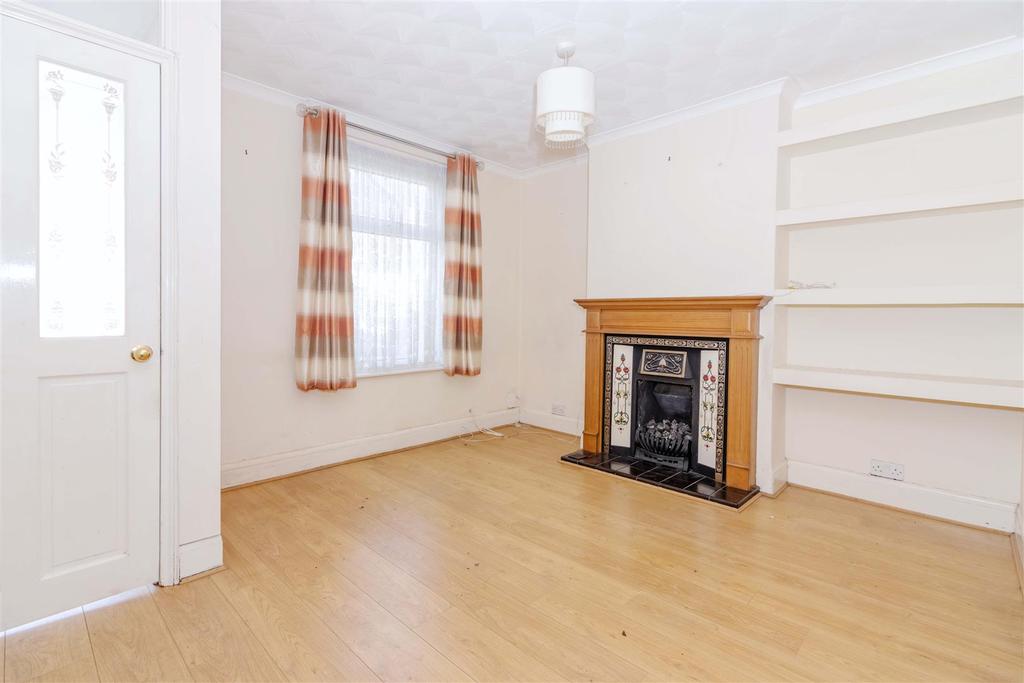 Howard Street, Worthing 2 bed terraced house £275,000