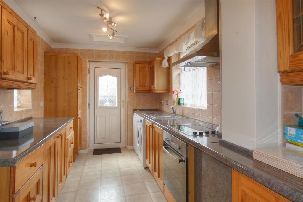Woodhill Drive, Morpeth 3 bed semidetached house £135,000