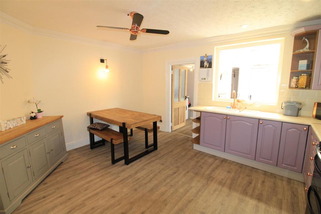Dining Kitchen.JPG