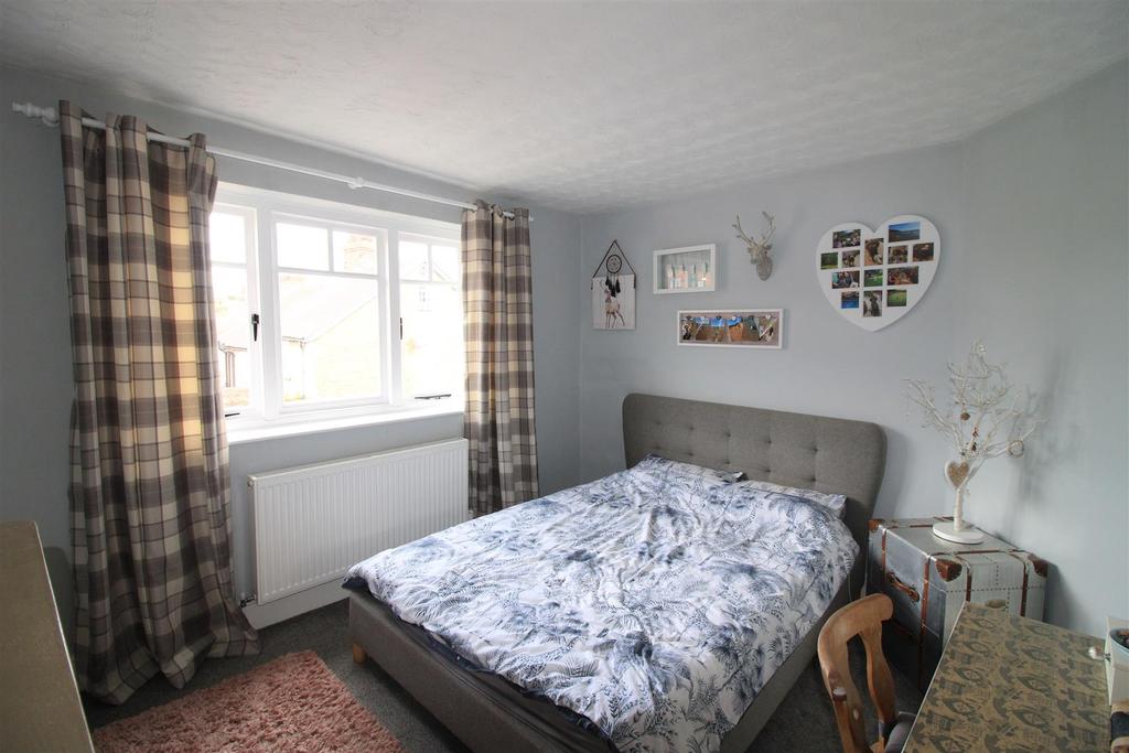 Bedroom 1.JPG