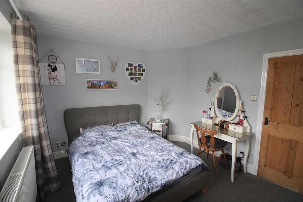Bedroom 1.2.JPG
