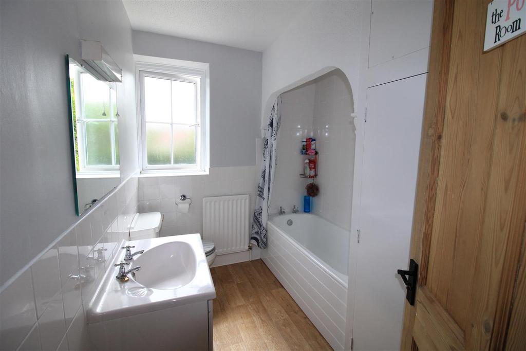 Bathroom.JPG