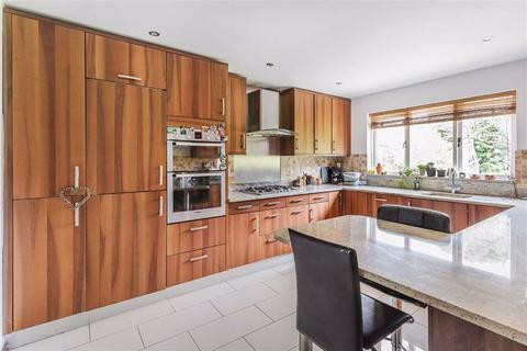 6 Padbrook, Oxted, RH8 0DW