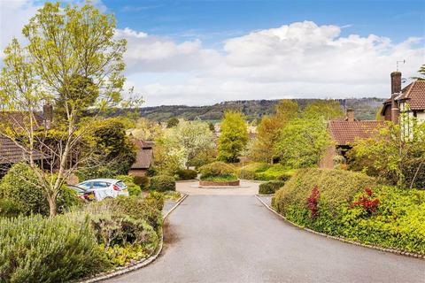6 Padbrook, Oxted, RH8 0DW