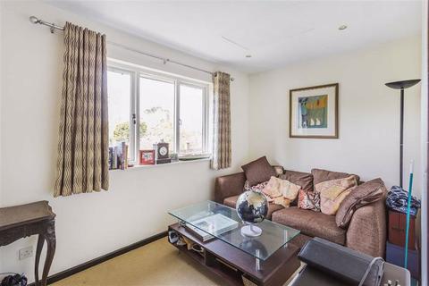 6 Padbrook, Oxted, RH8 0DW