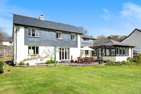 Pear Tree House Bow Road, Harbertonford, Totnes, TQ9 7TQ