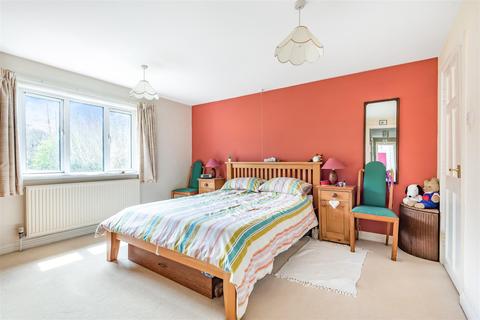 Pear Tree House Bow Road, Harbertonford, Totnes, TQ9 7TQ
