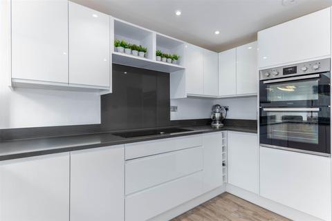 46 Pitchers Hill, Wickhamford, Evesham, WR11 7RT