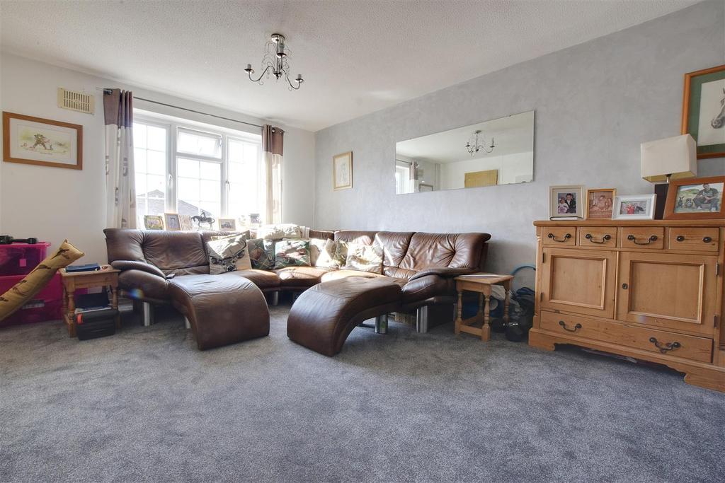 Sandwich Drive, St. LeonardsOnSea 4 bed detached house £330,000