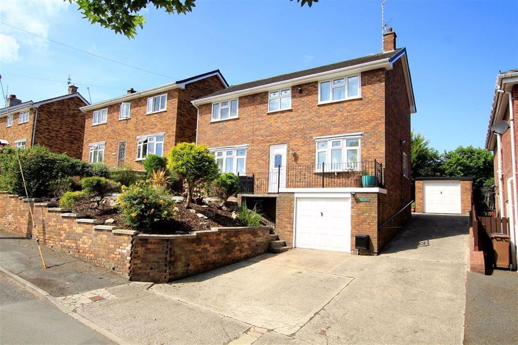 Allt Y Golch, Carmel, Flintshire, CH8 4 bed detached house £310,000