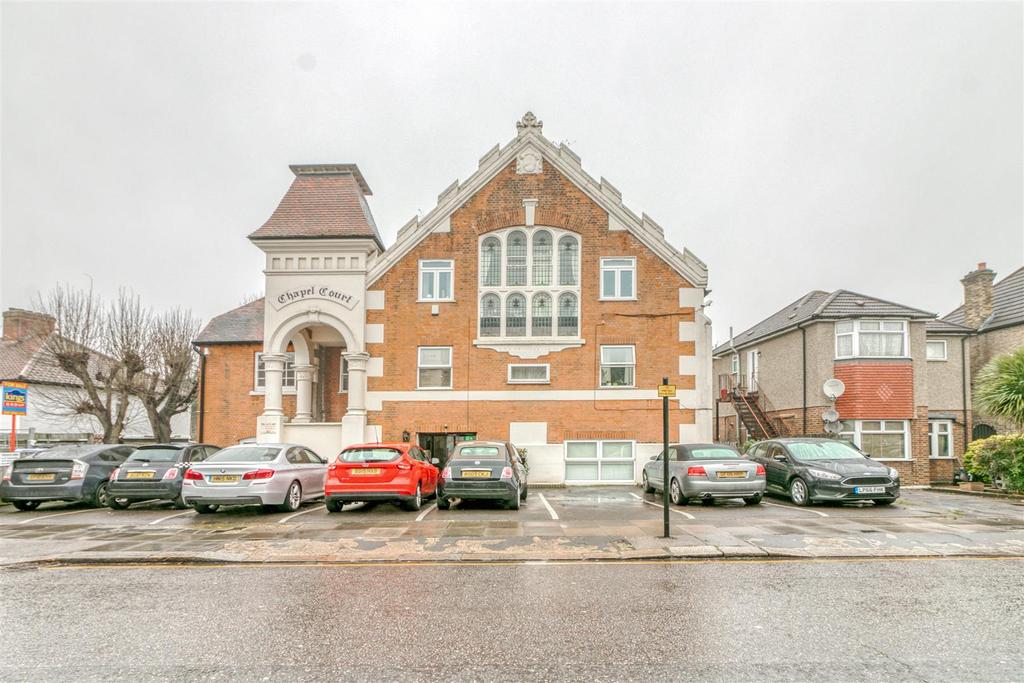 St. Marks Road, Enfield 2 bed flat £1,250 pcm (£288 pw)