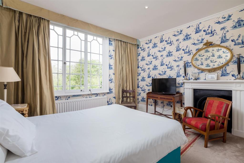 Victoria Spa Lodge-26.jpg