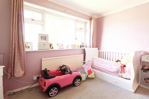 1a Honeyden Road, Sidcup, DA14 5LX