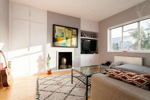 undefined, Colvestone Crescent, London Fields E8