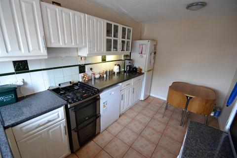 21 Target Close, Feltham, TW14 9TF