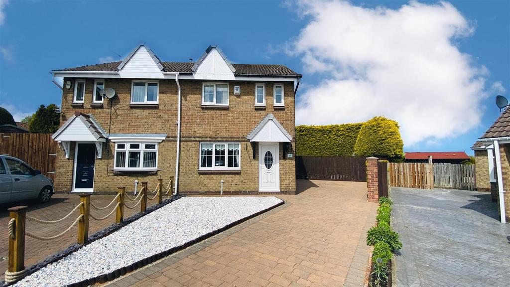Exmouth Close, Seaham 3 bed semidetached house £169,950