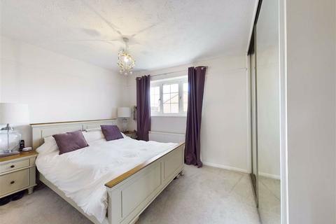 2 Hanover Way, Churchdown, Gloucester, GL3 1NJ
