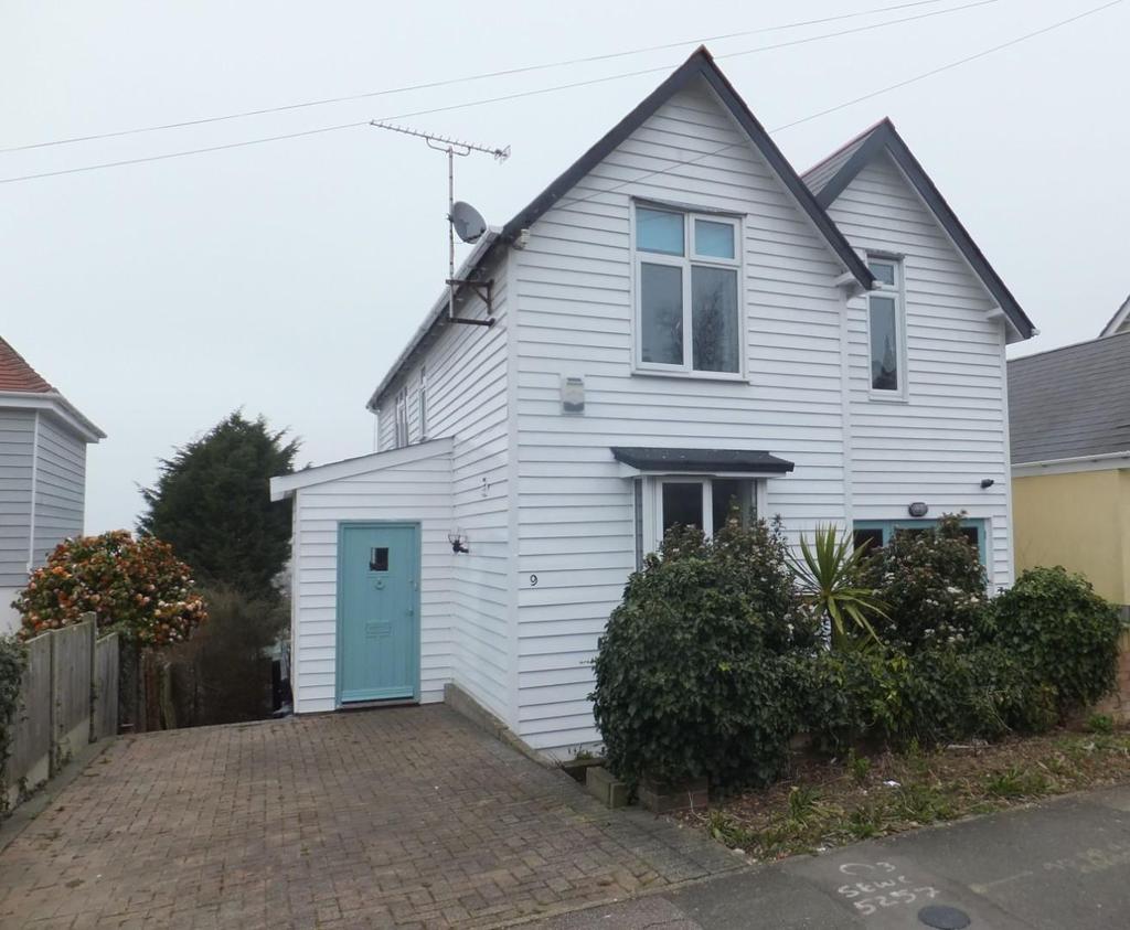 Grimthorpe Avenue, Whitstable 4 bed detached house £2,000 pcm (£462 pw)