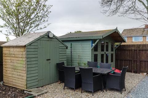 43 Highfield, Withernsea, HU19 2LJ