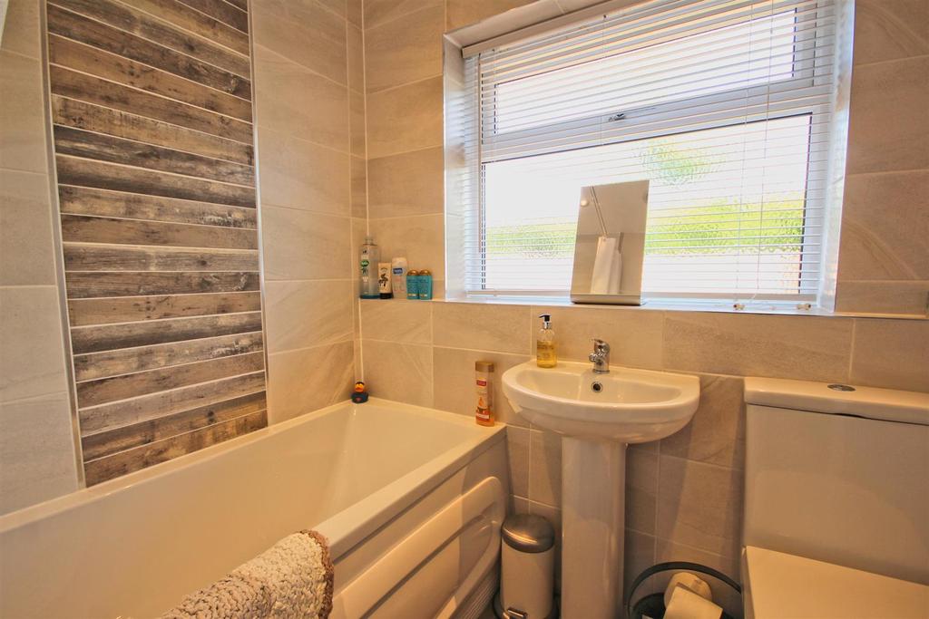 Modern Bathroom.jpg