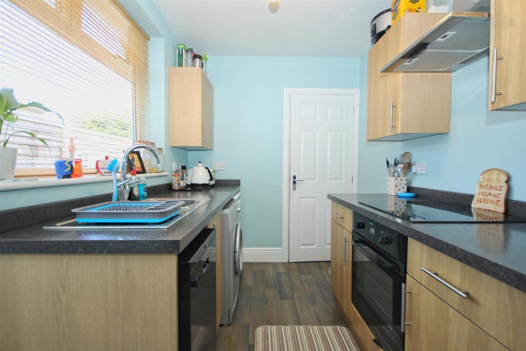 Modern kitchen.jpg