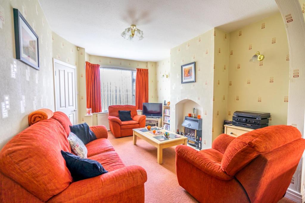 Lawnswood Drive, Rawcliffe, York 4 bed semidetached house £325,000