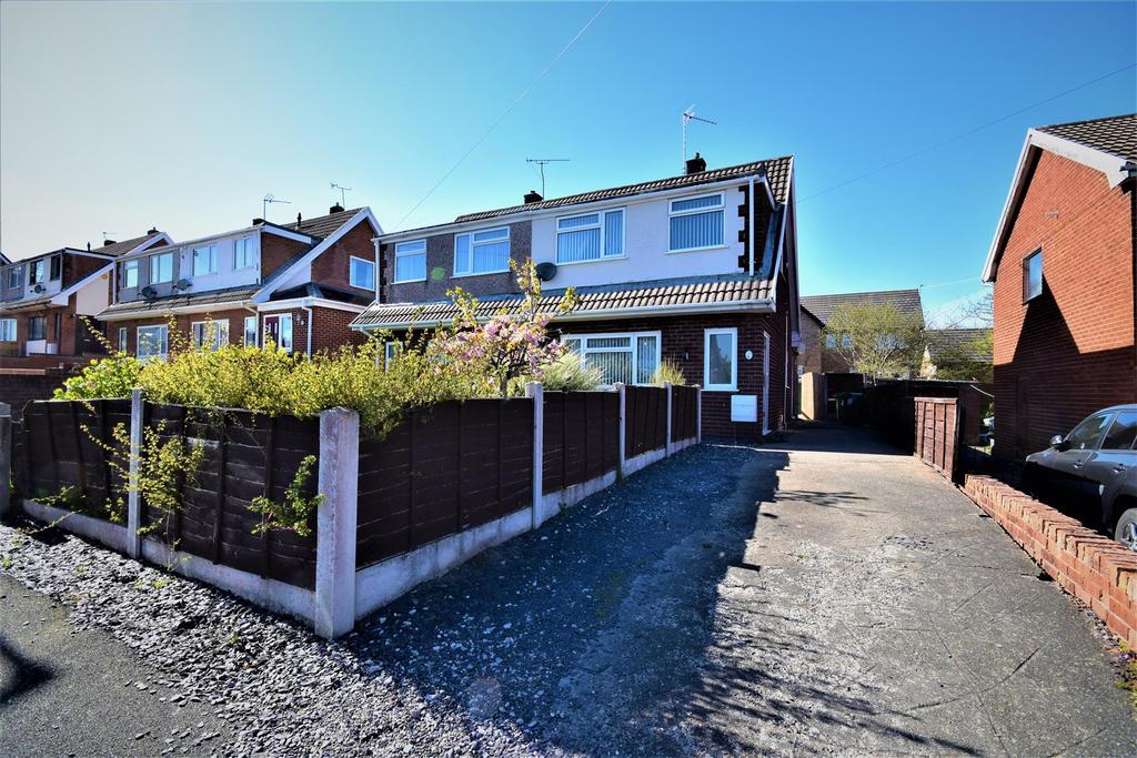 Chestnut Avenue, Summerhill, Wrexham 3 bed semidetached bungalow £