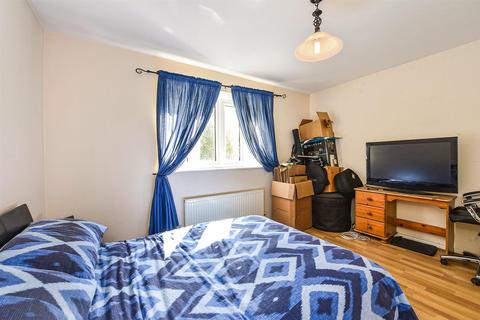 14 Beckett Road, Andover, SP10 3HT
