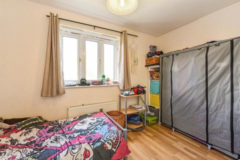 14 Beckett Road, Andover, SP10 3HT