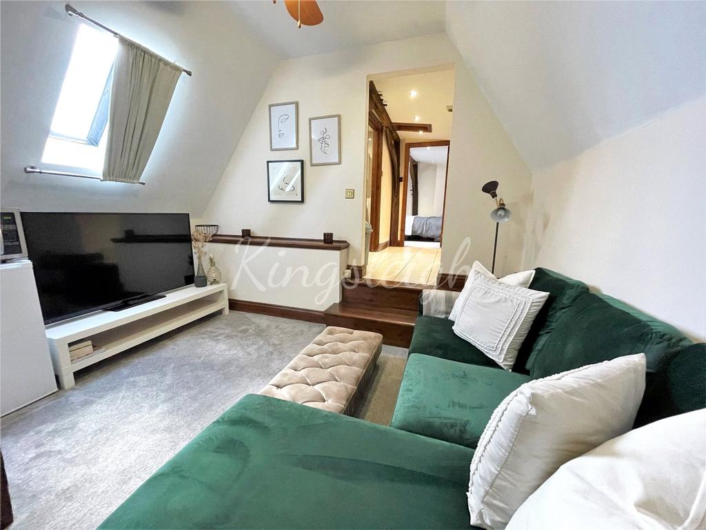 Top Floor Living Rm