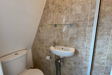 Studio to rent, 197 Holloway Road, London N7