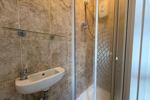 Studio to rent, 197 Holloway Road, London N7