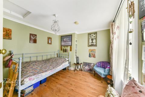 35 Braydon Road, London, N16 6QL